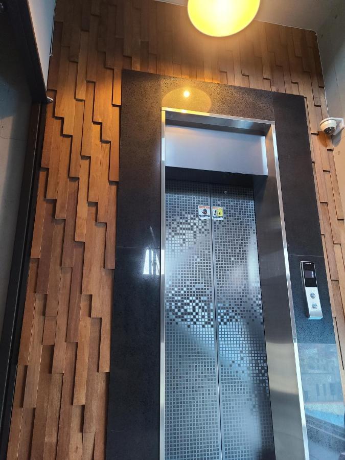 Jinwoo Prestige Hotel Кодже Екстериор снимка