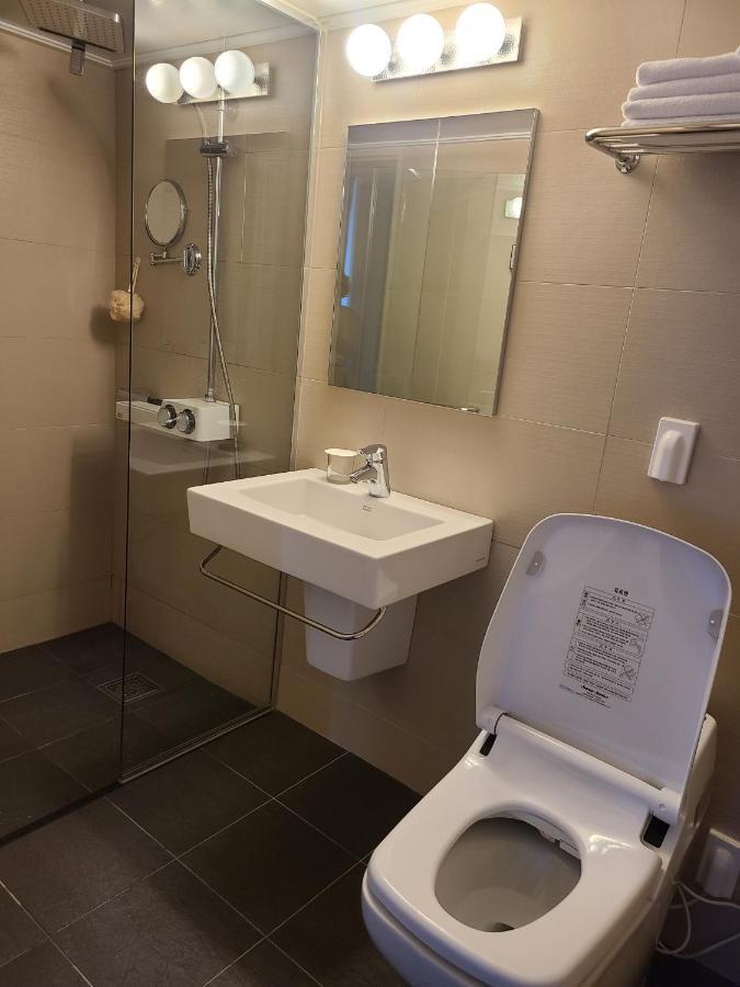 Jinwoo Prestige Hotel Кодже Екстериор снимка